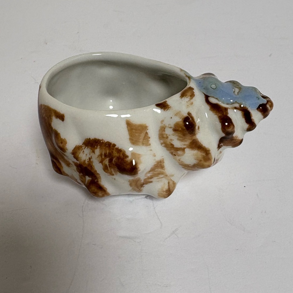 Miniature Ceramic Shell-Shaped Planter/Vase